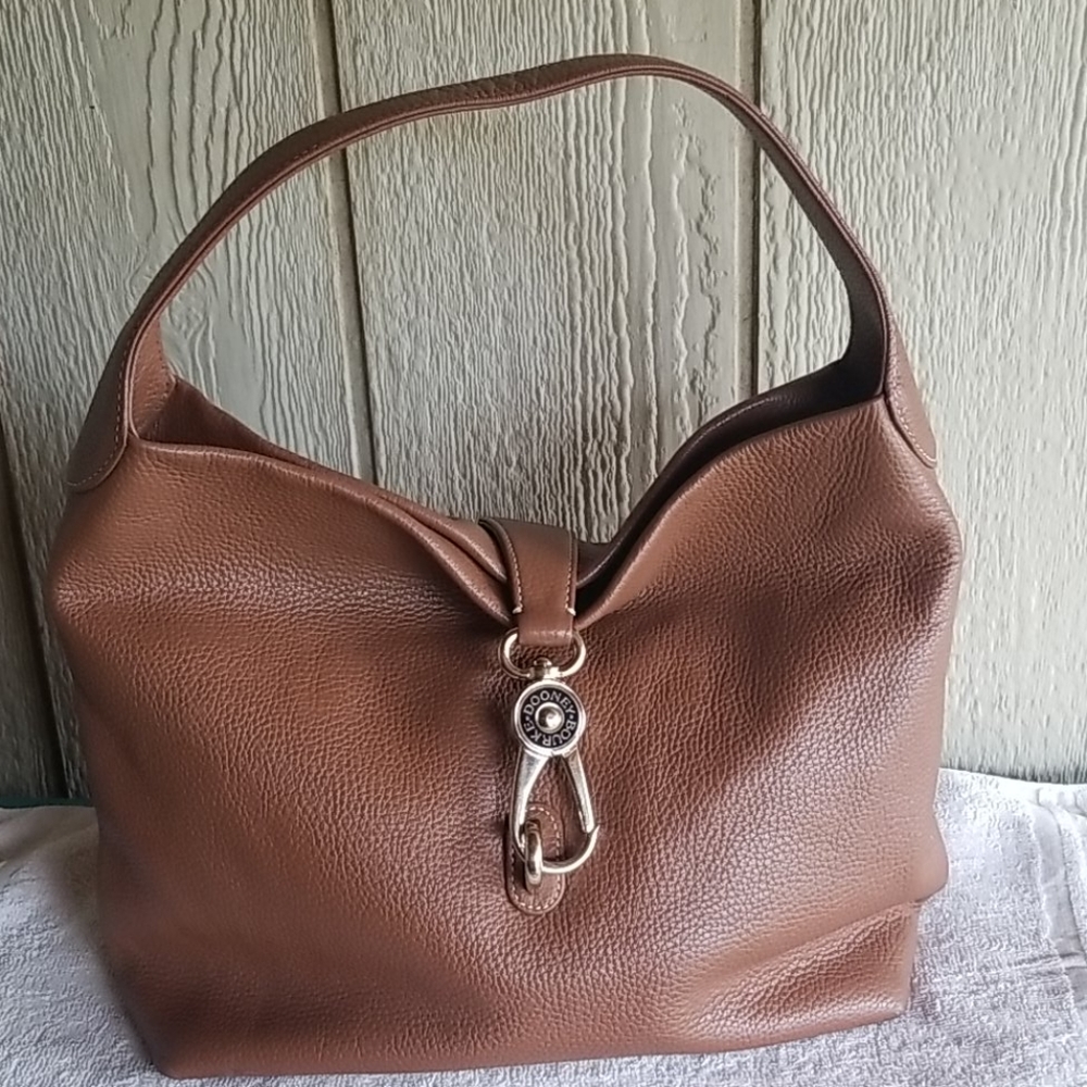 Dooney & Bourke Logo lock shoulder bag EUC